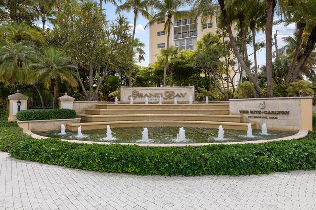 24 Grand Bay Estates Circle, Key Biscayne, FL 33149