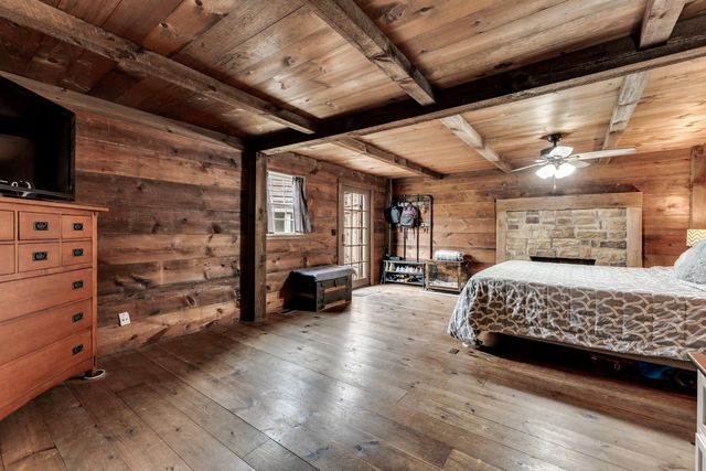 1750 W Riverbluff Lane, Nixa, MO 65714