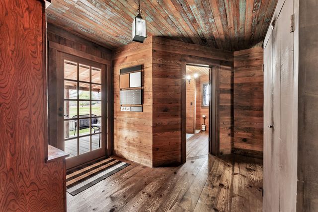 1750 W Riverbluff Lane, Nixa, MO 65714