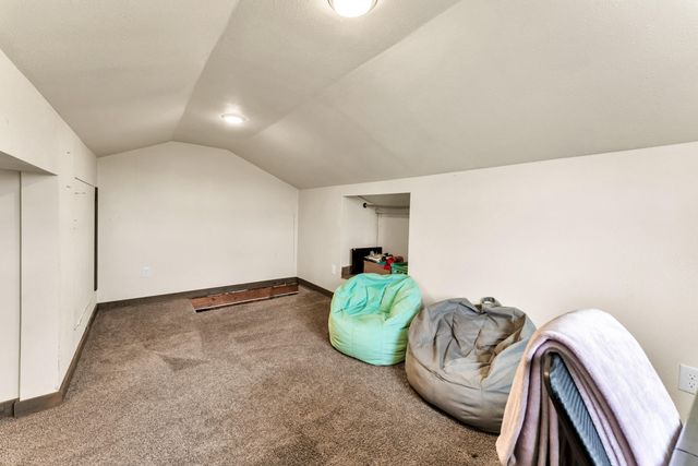 1750 W Riverbluff Lane, Nixa, MO 65714