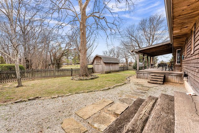 1750 W Riverbluff Lane, Nixa, MO 65714