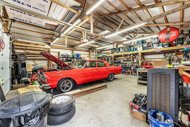 1750 W Riverbluff Lane, Nixa, MO 65714