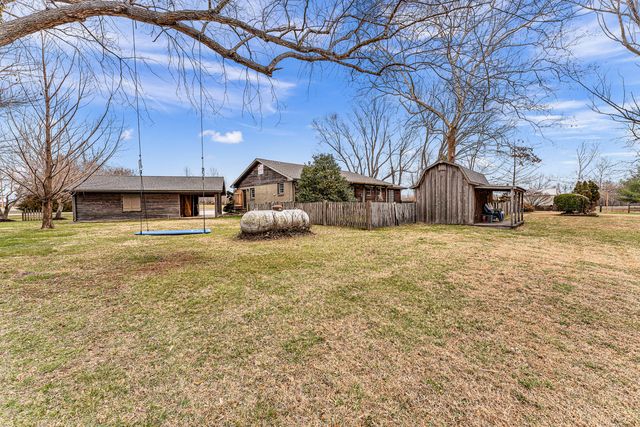 1750 W Riverbluff Lane, Nixa, MO 65714