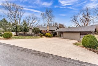 1750 W Riverbluff Lane, Nixa, MO 65714