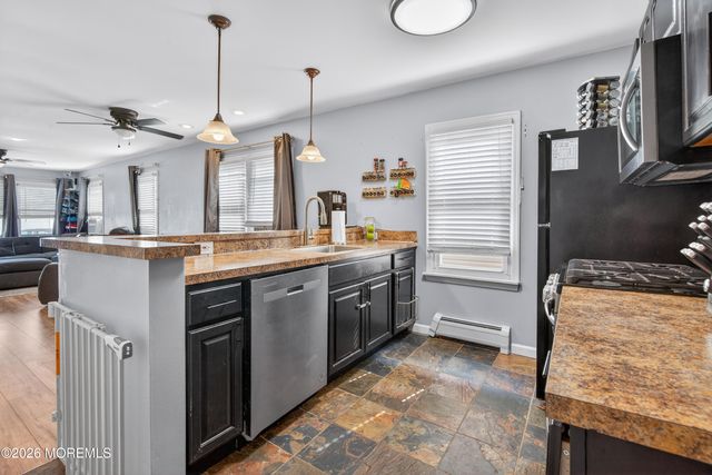 55 Pineview Avenue, Keansburg, NJ 07734