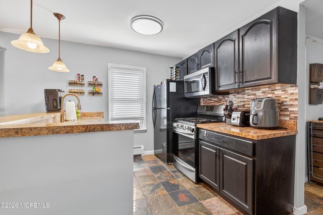 55 Pineview Avenue, Keansburg, NJ 07734