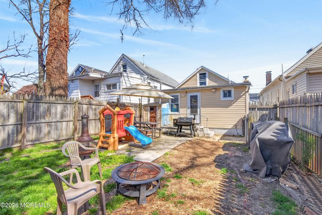 55 Pineview Avenue, Keansburg, NJ 07734