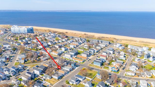 55 Pineview Avenue, Keansburg, NJ 07734