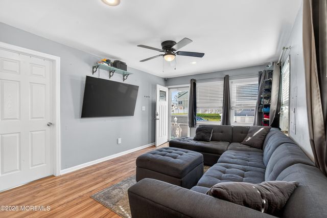 55 Pineview Avenue, Keansburg, NJ 07734