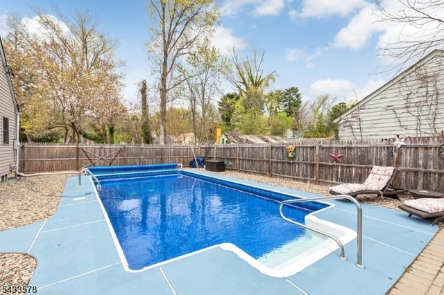 1 Edgar Ave, Green Brook Twp., NJ 08812