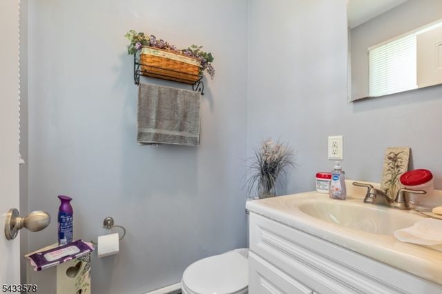 1 Edgar Ave, Green Brook Twp., NJ 08812