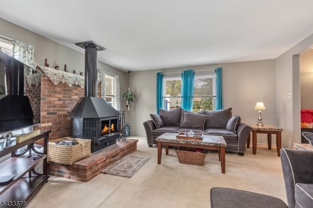 1 Edgar Ave, Green Brook Twp., NJ 08812