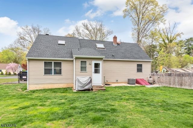 1 Edgar Ave, Green Brook Twp., NJ 08812