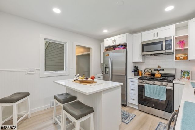 1 Edgar Ave, Green Brook Twp., NJ 08812