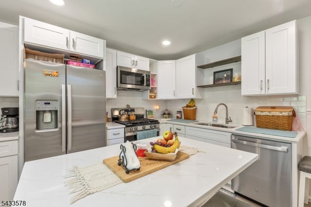 1 Edgar Ave, Green Brook Twp., NJ 08812