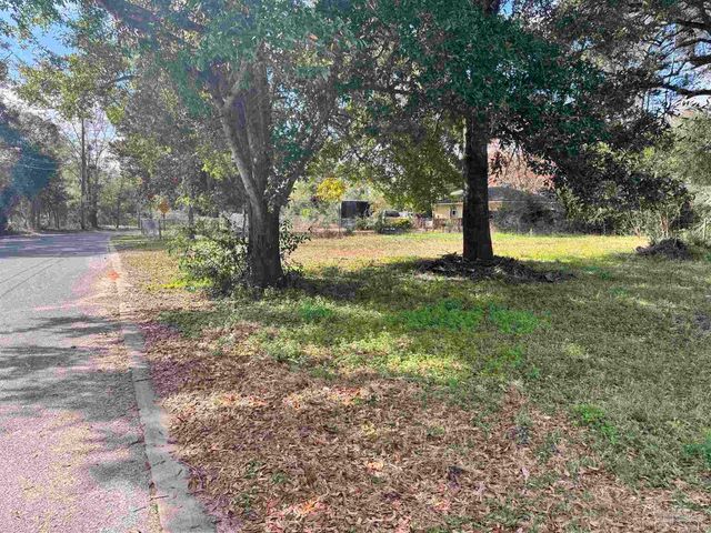 118 Dogwood Dr, Pensacola, FL 32505