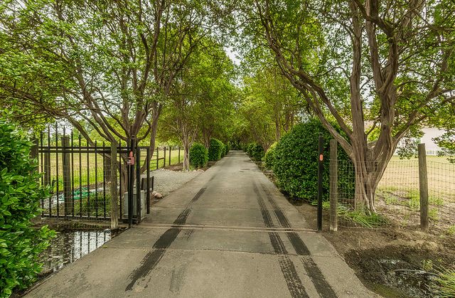 3670 S Newmark Avenue, Sanger, CA 93657