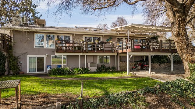 3670 S Newmark Avenue, Sanger, CA 93657