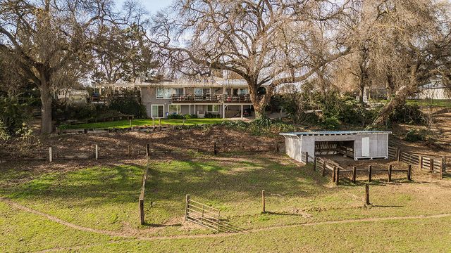 3670 S Newmark Avenue, Sanger, CA 93657