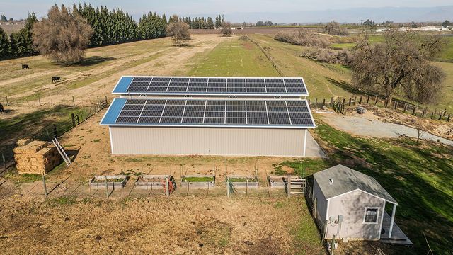 3670 S Newmark Avenue, Sanger, CA 93657