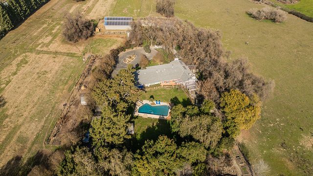 3670 S Newmark Avenue, Sanger, CA 93657