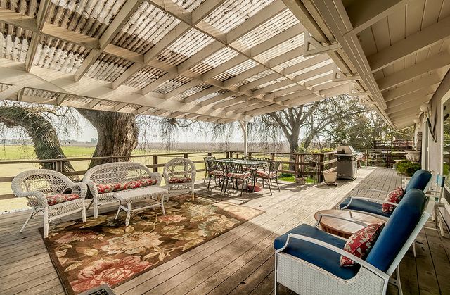 3670 S Newmark Avenue, Sanger, CA 93657