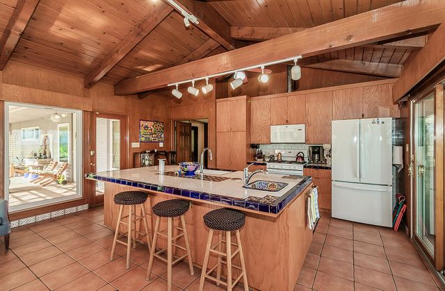 3670 S Newmark Avenue, Sanger, CA 93657