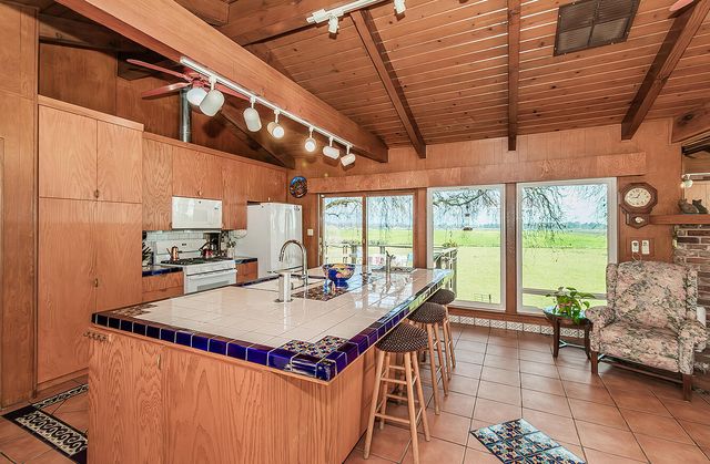 3670 S Newmark Avenue, Sanger, CA 93657