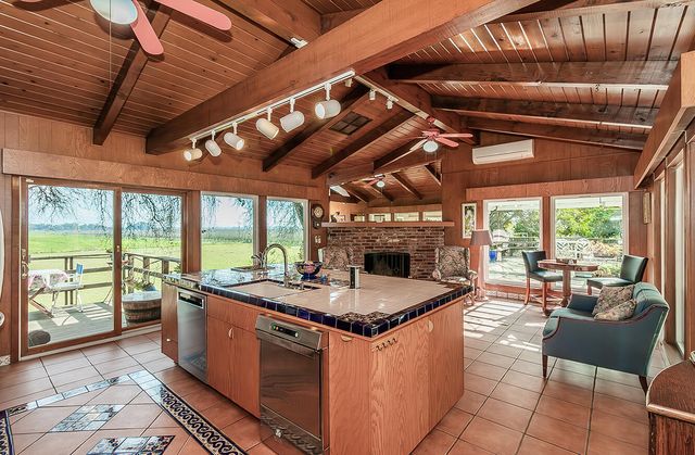 3670 S Newmark Avenue, Sanger, CA 93657