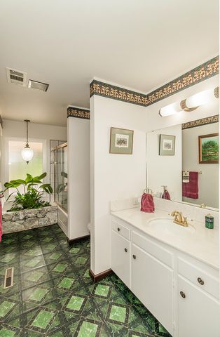 3670 S Newmark Avenue, Sanger, CA 93657