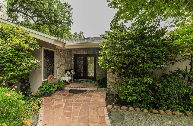 3670 S Newmark Avenue, Sanger, CA 93657