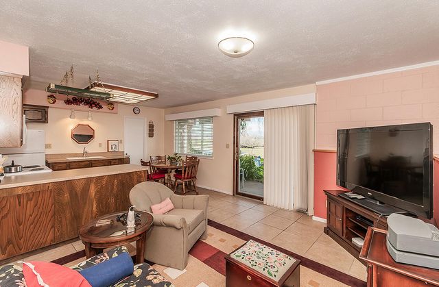 3670 S Newmark Avenue, Sanger, CA 93657