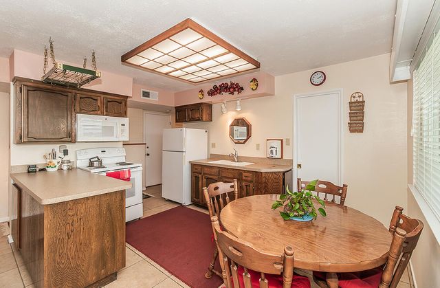 3670 S Newmark Avenue, Sanger, CA 93657