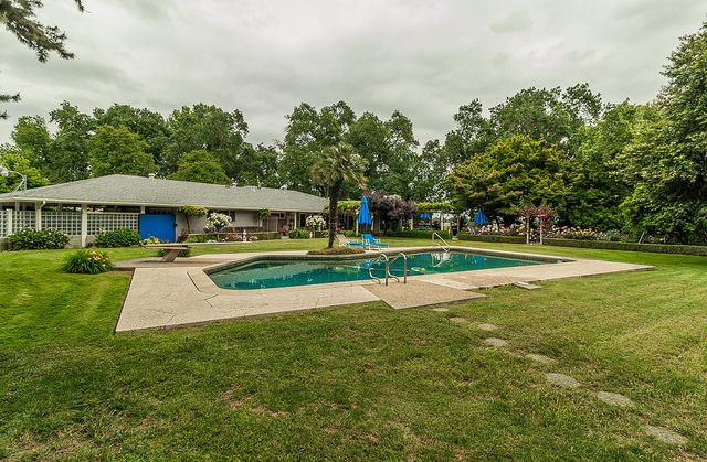 3670 S Newmark Avenue, Sanger, CA 93657