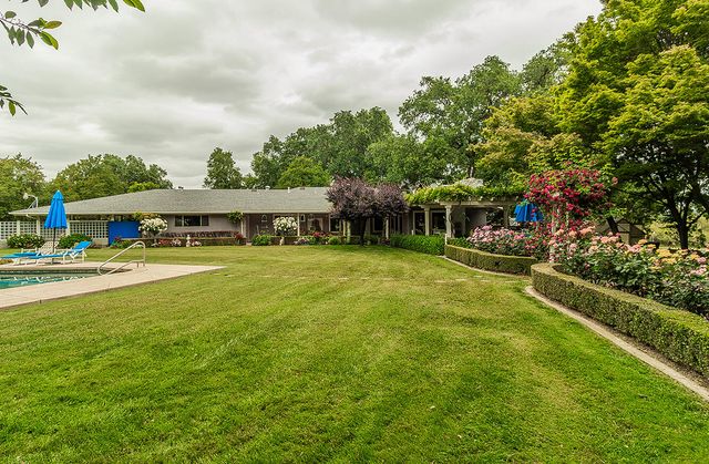 3670 S Newmark Avenue, Sanger, CA 93657