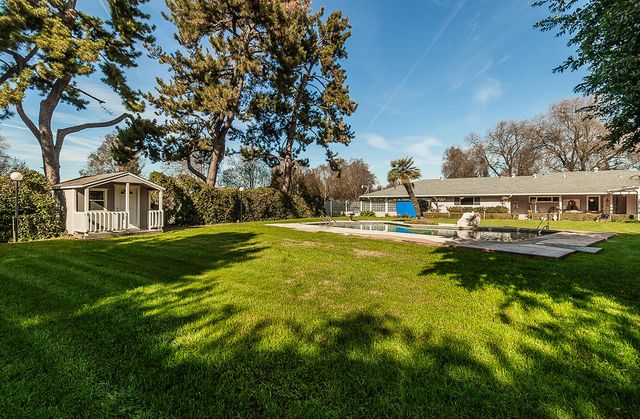 3670 S Newmark Avenue, Sanger, CA 93657