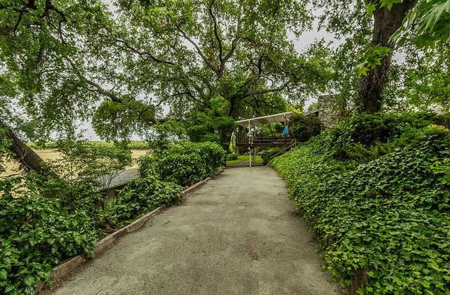 3670 S Newmark Avenue, Sanger, CA 93657