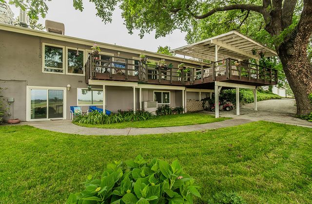 3670 S Newmark Avenue, Sanger, CA 93657