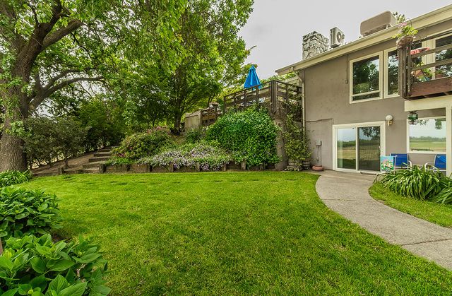 3670 S Newmark Avenue, Sanger, CA 93657