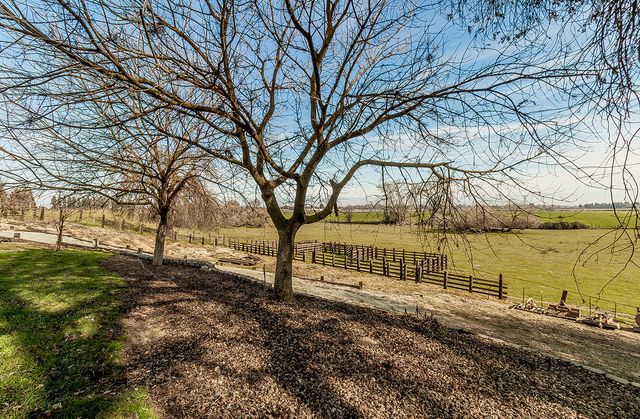 3670 S Newmark Avenue, Sanger, CA 93657