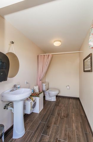 3670 S Newmark Avenue, Sanger, CA 93657