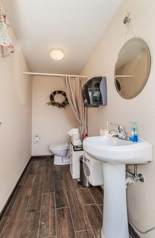 3670 S Newmark Avenue, Sanger, CA 93657