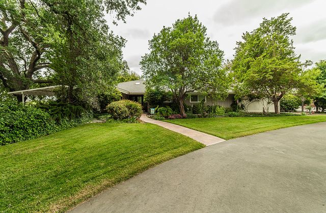 3670 S Newmark Avenue, Sanger, CA 93657