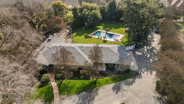 3670 S Newmark Avenue, Sanger, CA 93657