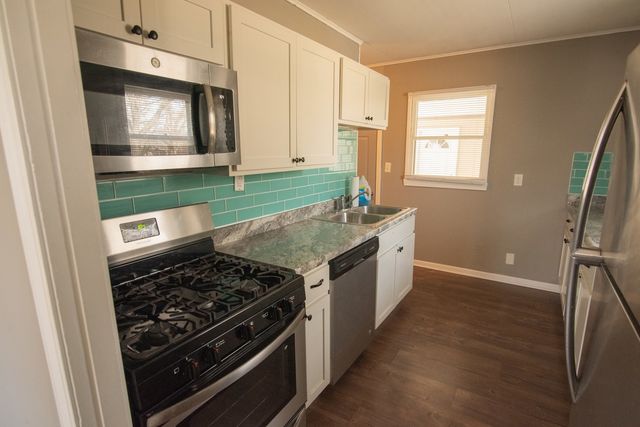 1068 Leith Avenue, Waukegan, IL 60085