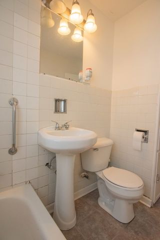 1068 Leith Avenue, Waukegan, IL 60085