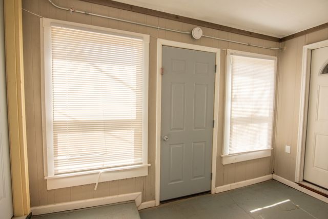 1068 Leith Avenue, Waukegan, IL 60085