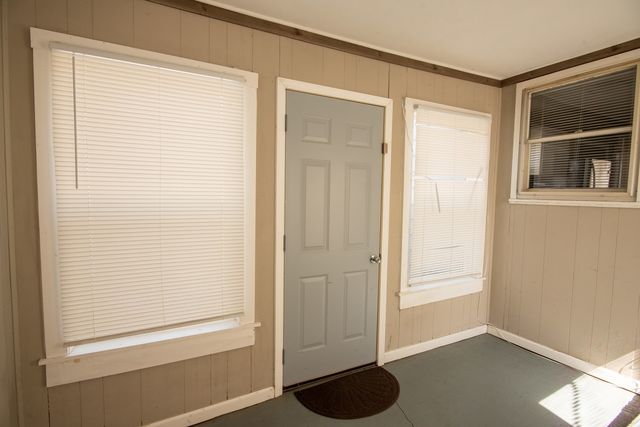 1068 Leith Avenue, Waukegan, IL 60085
