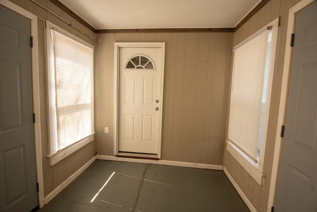 1068 Leith Avenue, Waukegan, IL 60085