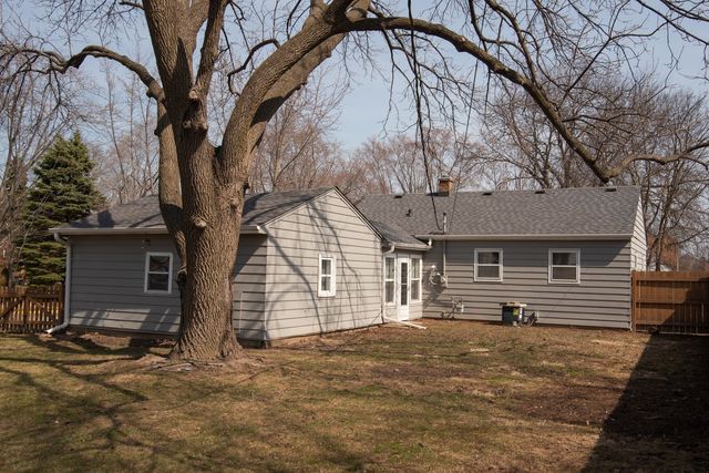 1068 Leith Avenue, Waukegan, IL 60085